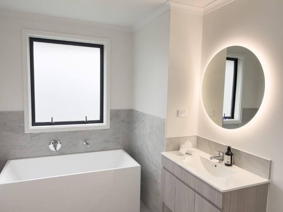 Rotorua Sunshine Brand New 4 Bedroom House Экстерьер фото