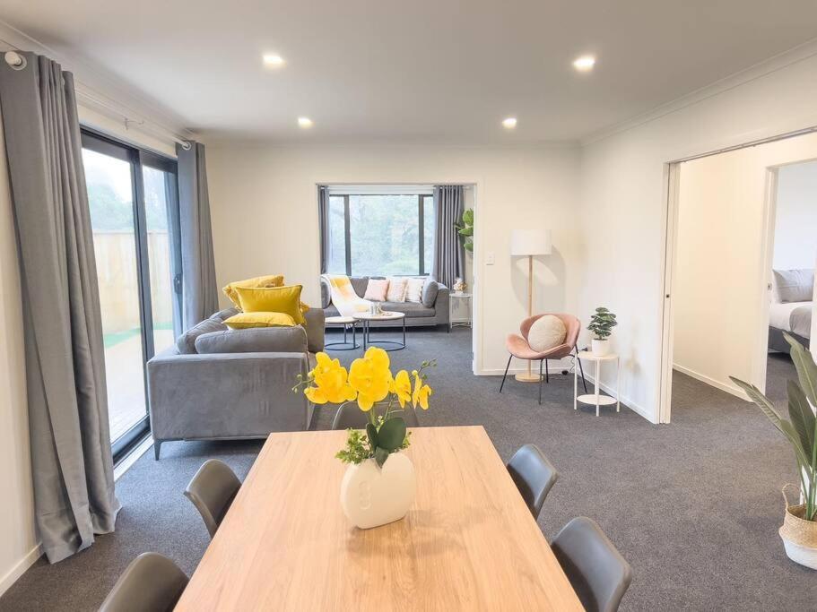 Rotorua Sunshine Brand New 4 Bedroom House Экстерьер фото